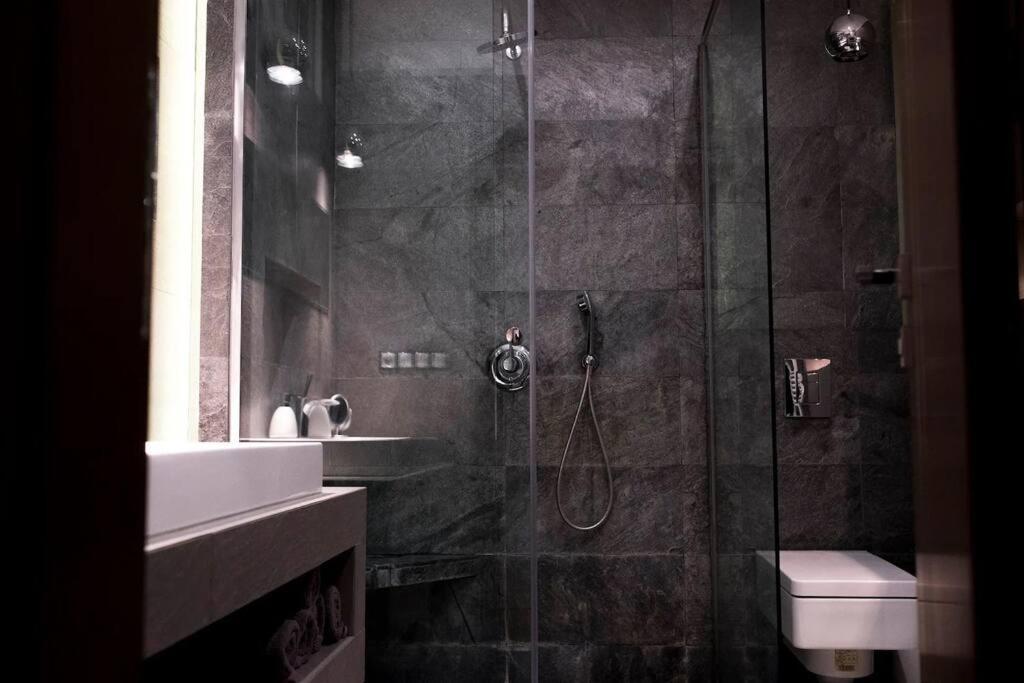 Evergreen - Old Town Spacious Stylish Apartment With Ac And One And A Half Bath, Baby & Kid- Friendly Bratislava Eksteriør bilde