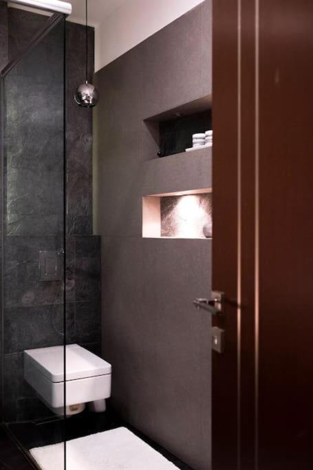 Evergreen - Old Town Spacious Stylish Apartment With Ac And One And A Half Bath, Baby & Kid- Friendly Bratislava Eksteriør bilde