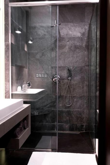 Evergreen - Old Town Spacious Stylish Apartment With Ac And One And A Half Bath, Baby & Kid- Friendly Bratislava Eksteriør bilde